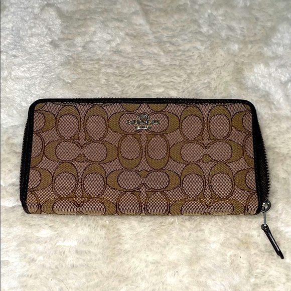 Coach Brown Signature Wallet - Picture 1 of 11